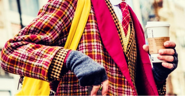 Sacoul cu imprimeu colorat este o piesă ce transformă total ținuta ta