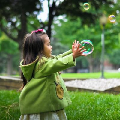 10 idei de activități în natură pentru copii