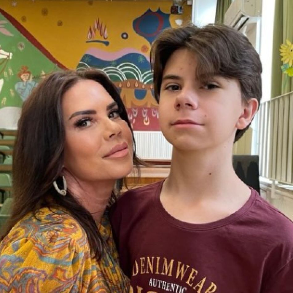 Bucurie uriașă în familia Luminiței Anghel! Fiul biologic al artistei a fost admis la unul dintre cele mai bune licee 