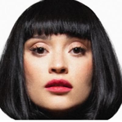 Farul călăuzitor: Explorând iubirea și profunzimea emoțională în Dis-moi Maman - Irina Rimes