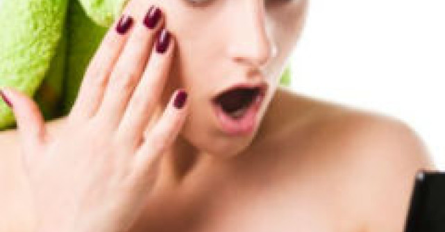 Acneea: Solutii naturiste sa scapi de ea