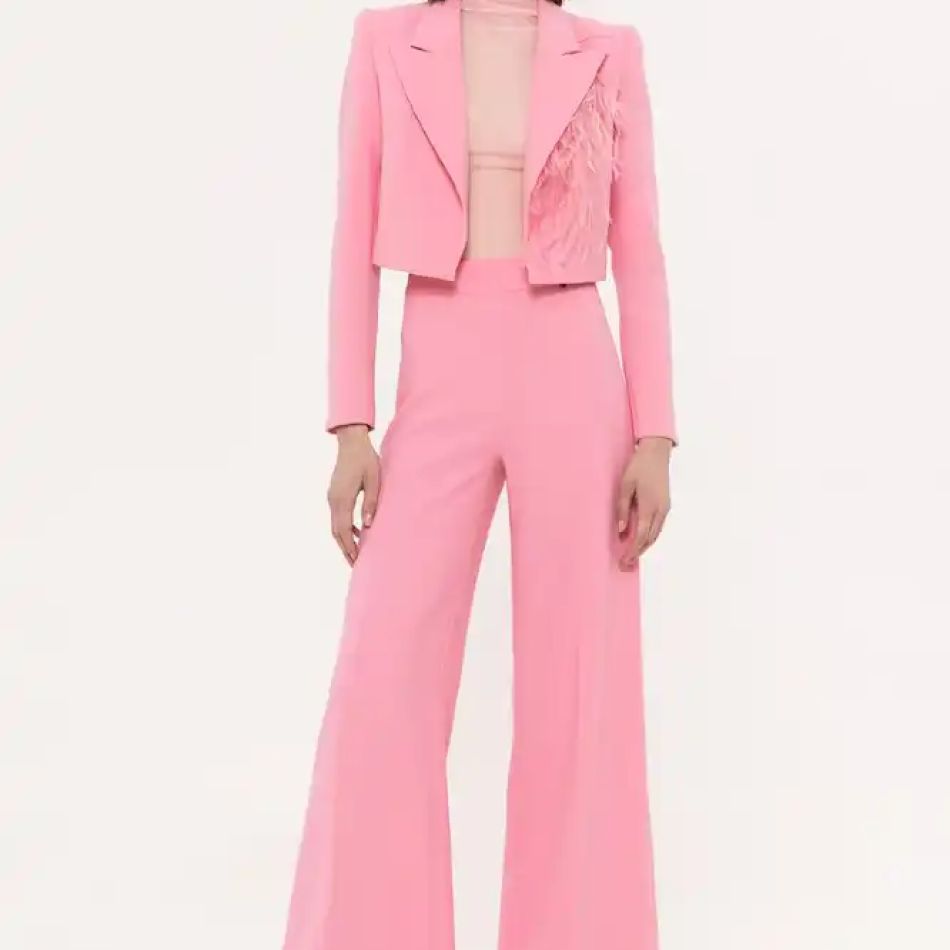 Eleganță și stil la birou: 20 de perechi de pantaloni