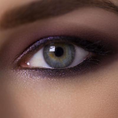 Cum să îți faci simplu și rapid machaj smokey eyes acasă fără pași complicați și produse scumpe