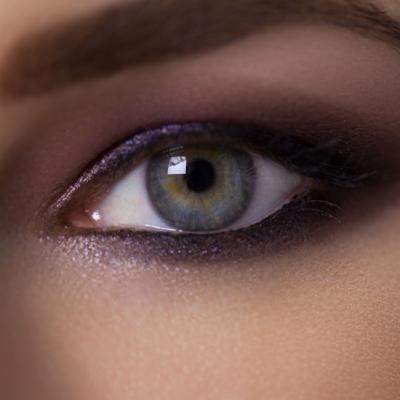 Cum să îți faci simplu și rapid machaj smokey eyes acasă fără pași complicați și produse scumpe