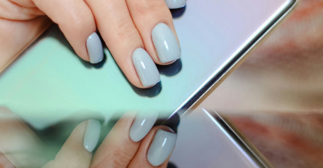 Care sunt principalele tendințe în manichiura cu oja semipermanentă?