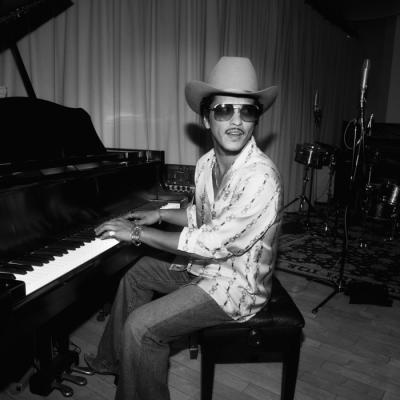 Bruno Mars prezintă I Just Might, primul single de pe noul album - The Romantic