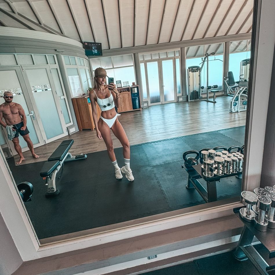 Motivul bizar pentru care Gabriela Prisăcariu ar divorța de Dani Oțil