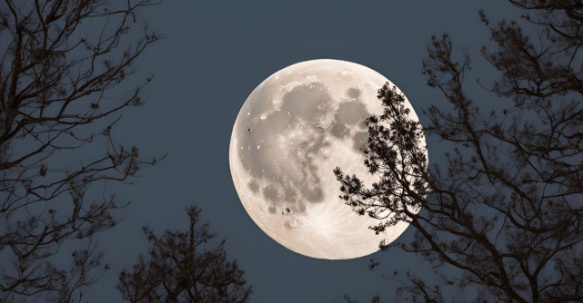 Ritualul de Lună Plină: Cum să te eliberezi de o iubire dureroasă