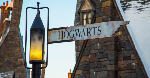 Înapoi la Hogwarts! Serialul Harry Potter revine. Primul trailer promite o lume magică mai profundă