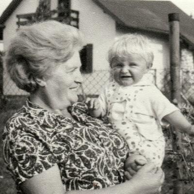 9 Sfaturi de viata invatate de la bunica