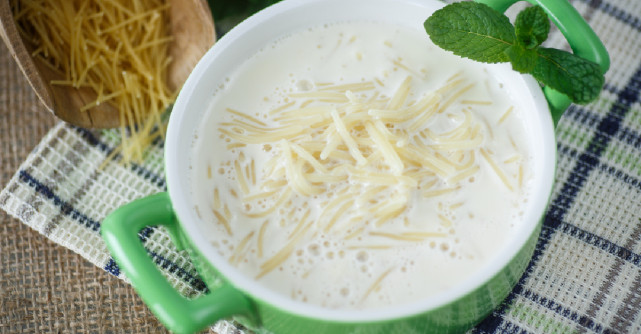 Desertul copilariei: fidea cu lapte