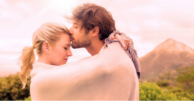 Cele 6 semnificații ale sărutului pe frunte