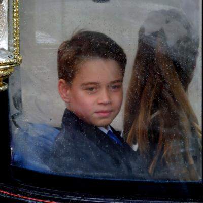 VIDEO: A venit momentul! Unde a fost trimis Prințul George de William și Kate și cât costă noua lui viață departe de casă