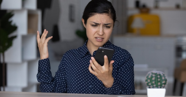 6 semne că ar trebui să îți schimbi telefonul actual