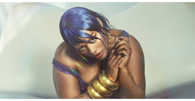 SCRISORI DE DRAGOSTE CĂTRE MUZĂ, CALENDARUL PIRELLI 2023 CREAT DE EMMA SUMMERTON PREZENTAT LA MILANO