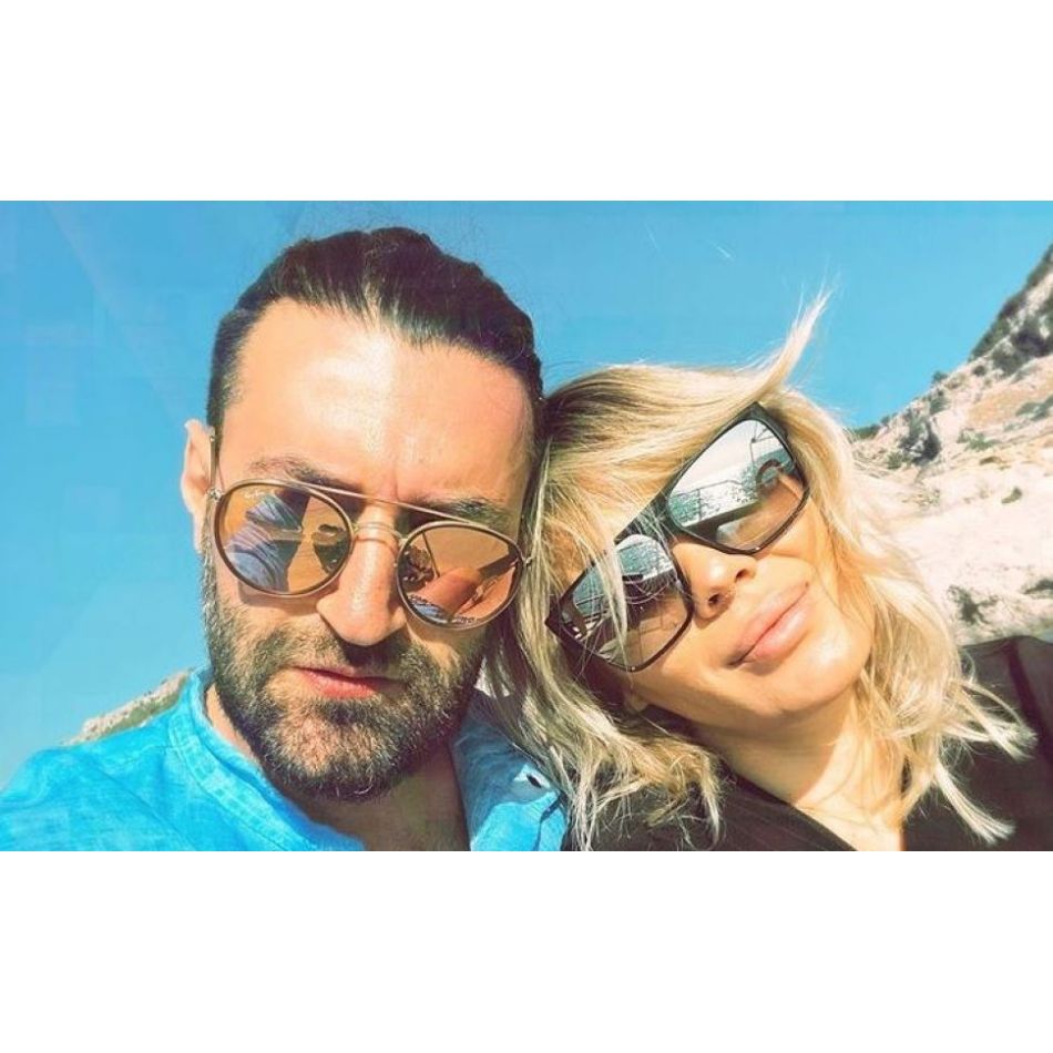 Gina Pistol și-a ales două rochii de mireasă. Vedeta de la Chefi la cuțite și Smiley își unesc destinele luna aceasta