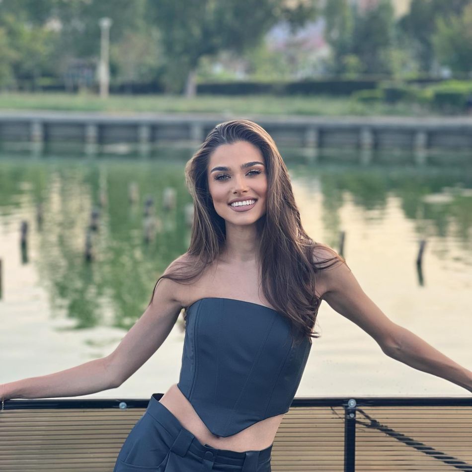 Theo Rose, despre discuția cu un preot care i-a schimbat viața. Artista a făcut o promisiune ce îi va schimba viața