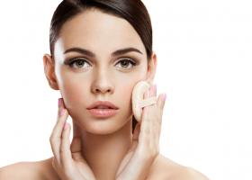 Machiajul e mult mai rezistent cu ajutorul pudrei de fata