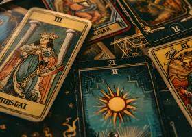 Tarot online: Previziunile Universului în luna noiembrie pentru zodia ta! Descoperă secretele ascunse în penultima lună din an!