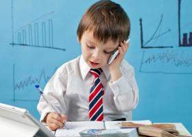 Curs de content marketing: Cum vinzi acul din carul cu fân