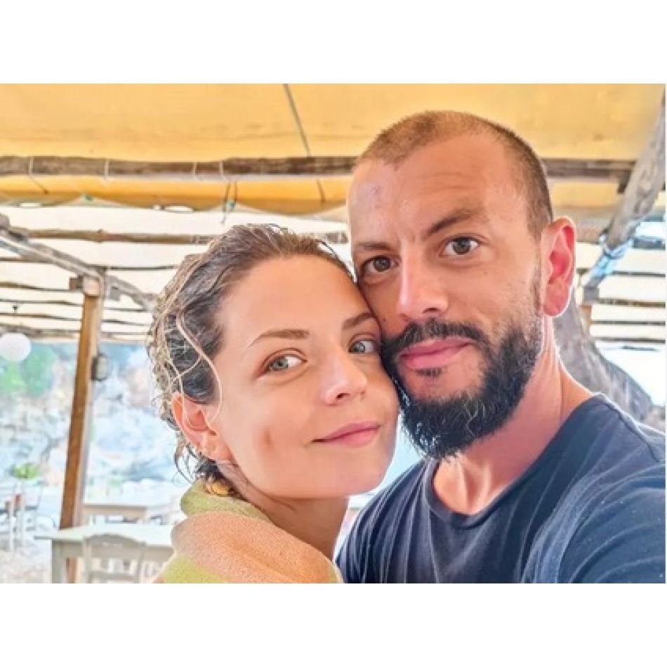 Victoria Răileanu s-a logodit în Paris, după ce și-a cunoscut iubitul pe o aplicație de matrimoniale