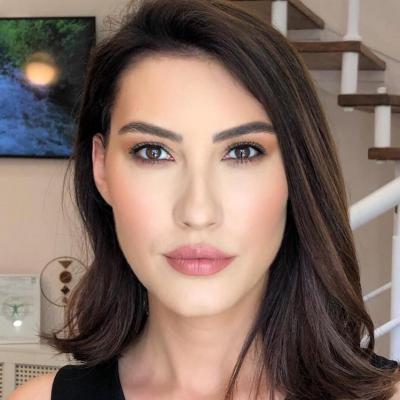 Un ten reîntinerit cu microneedling