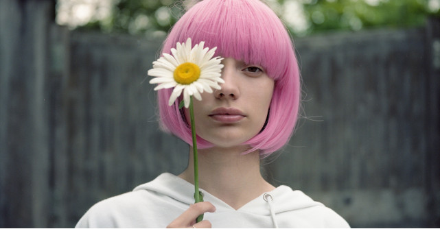 De unde poți cumpăra peruci cu aspect natural și cum le îngrijești