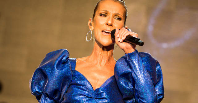 Céline Dion a revenit pe scenă după șase ani. Artista a izbucnit în lacrimi la primul concert de la Paris
