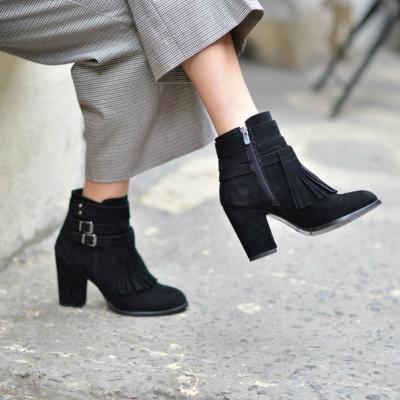 Pași încrezători prin covorul de toamnă: 8 perechi de botine elegante de sezon