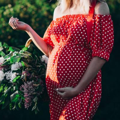 Ești frumoasă și strălucești: 5 rochii casual pentru gravide!
