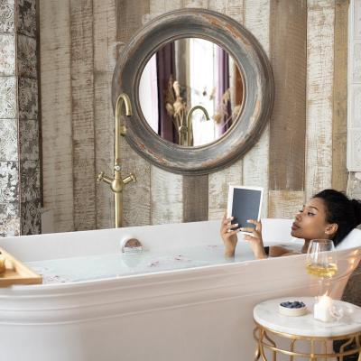 Îmbunătățește-ți ziua cu un duș plin de răsfăț: 20 de produse de îngrijire care nu trebuie să-ți lipsească din baie