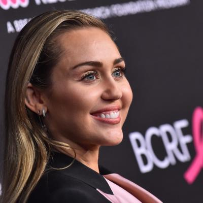 Adevărul cutremurător din spatele datei de 25 august! Semnul bizar care o leagă pe viață pe Miley Cyrus de Dolly Parton