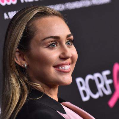 Adevărul cutremurător din spatele datei de 25 august! Semnul bizar care o leagă pe viață pe Miley Cyrus de Dolly Parton