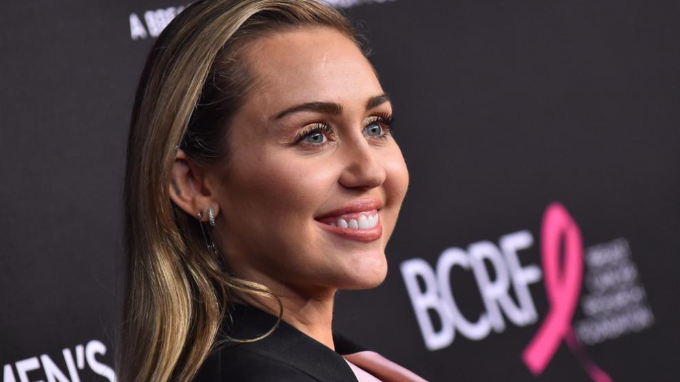 Adevărul cutremurător din spatele datei de 25 august! Semnul bizar care o leagă pe viață pe Miley Cyrus de Dolly Parton