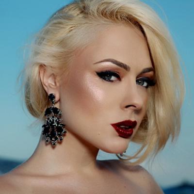 Giulia Nahmany recomanda bijuteriile statement pentru toamna 2013