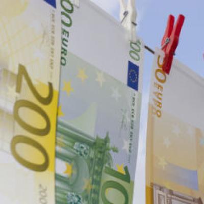 Oamenii frumosi castiga cu 12% mai mult decat uratii