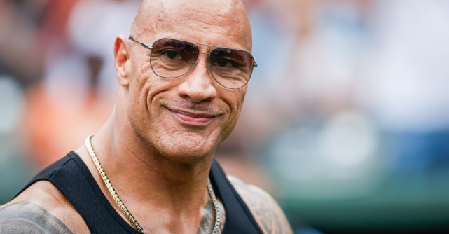 Dwayne The Rock Johnson, întâlnire neașteptată cu doi influenceri români. Sfatul oferit înainte de nuntă i-a lăsat fără cuvinte