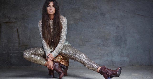 3 modele de ghete cu toc pentru o ținută elegantă de Crăciun