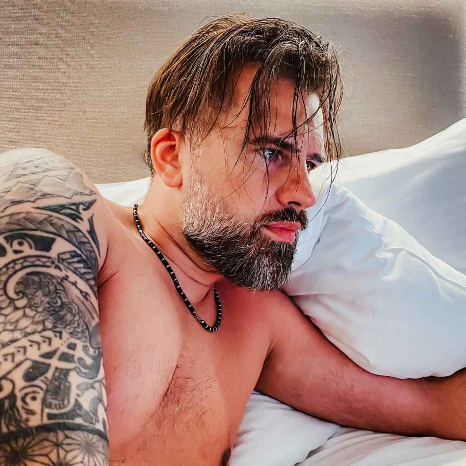 Naomi Hedman, la un pas să îl prindă pe picior greșit pe Florin Ristei! Ce mesaje a descoperit în contul artistului?