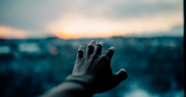  13 Motive pentru care persoanele care au un suflet batran isi gasesc greu iubirea