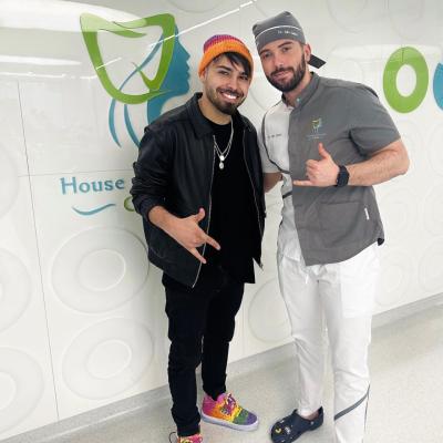 Adevărul despre dinții superbi pe care-i afișează Luis Gabriel. Ce spune medicul stomatolog care s-a ocupat de construcția lor 