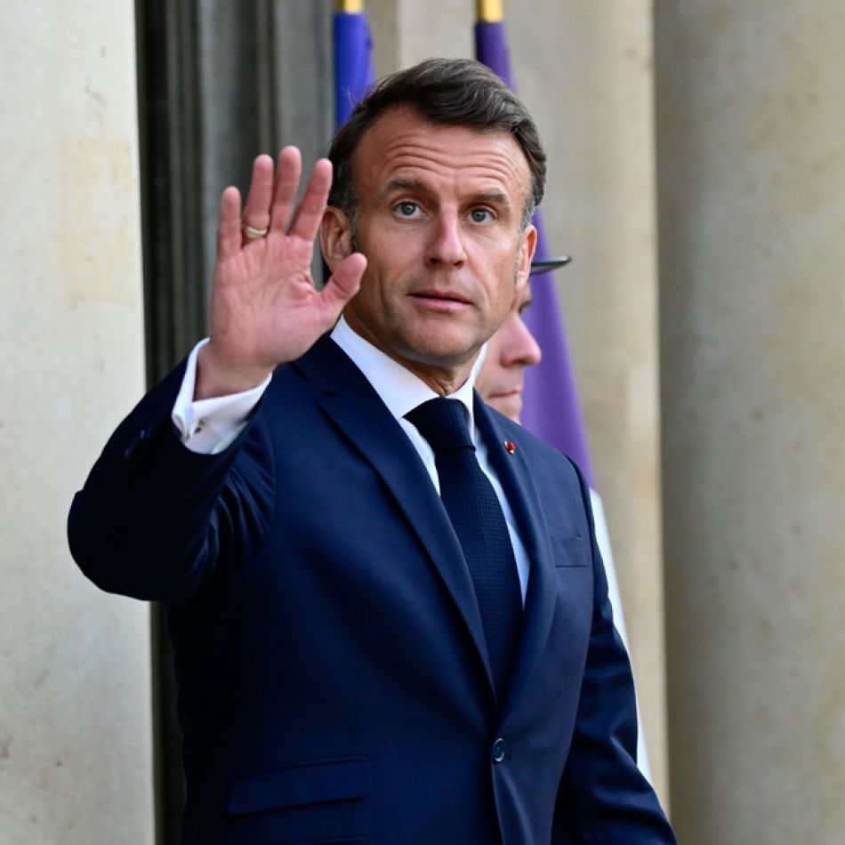 Cătălin Botezatu deslușește misterul ochelarilor de soare ai lui Macron la Davos