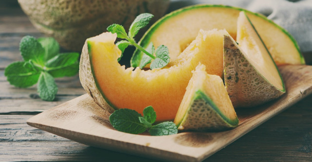 Beneficiile extraordinare pe care le aduce pepenele galben