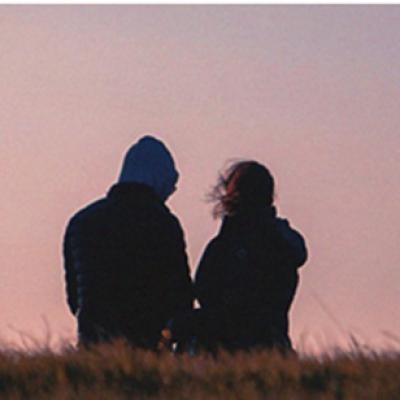  Mike Key și ALLKNIGHT lansează Holding You