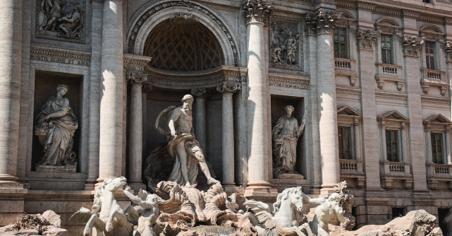 De ce să vizitezi Fontana di Trevi - Celebra fântână din Roma