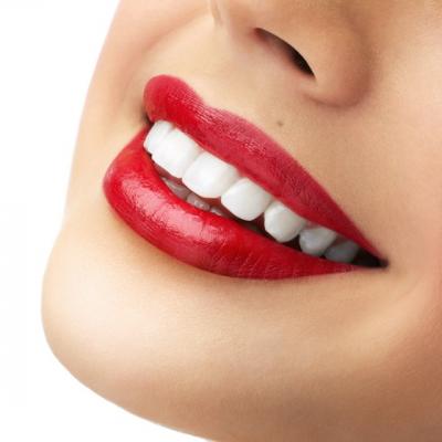 Cum sa-ti albesti dintii fara ingrediente toxice