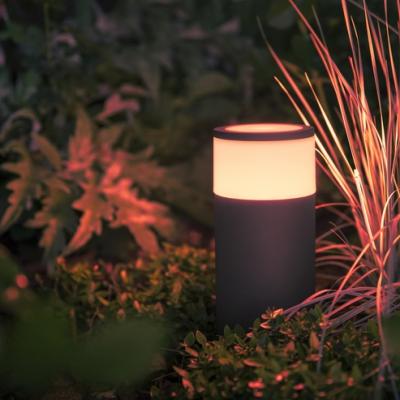 Controlați ambianța în aer liber și în interior cu noile produse și funcții Philips Hue 