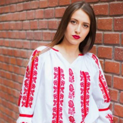 Flori de ie expune pentru prima data la Moscova