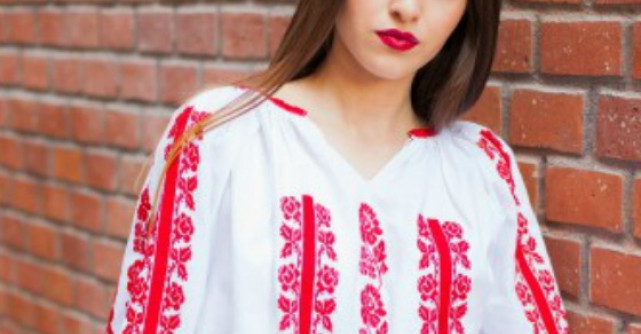 Flori de ie expune pentru prima data la Moscova