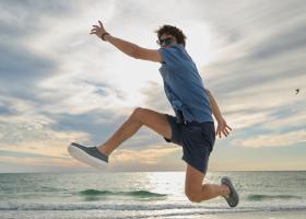 Ultimul capitol de vară, în pași comozi: Wendy & Wally Stretch Canvas